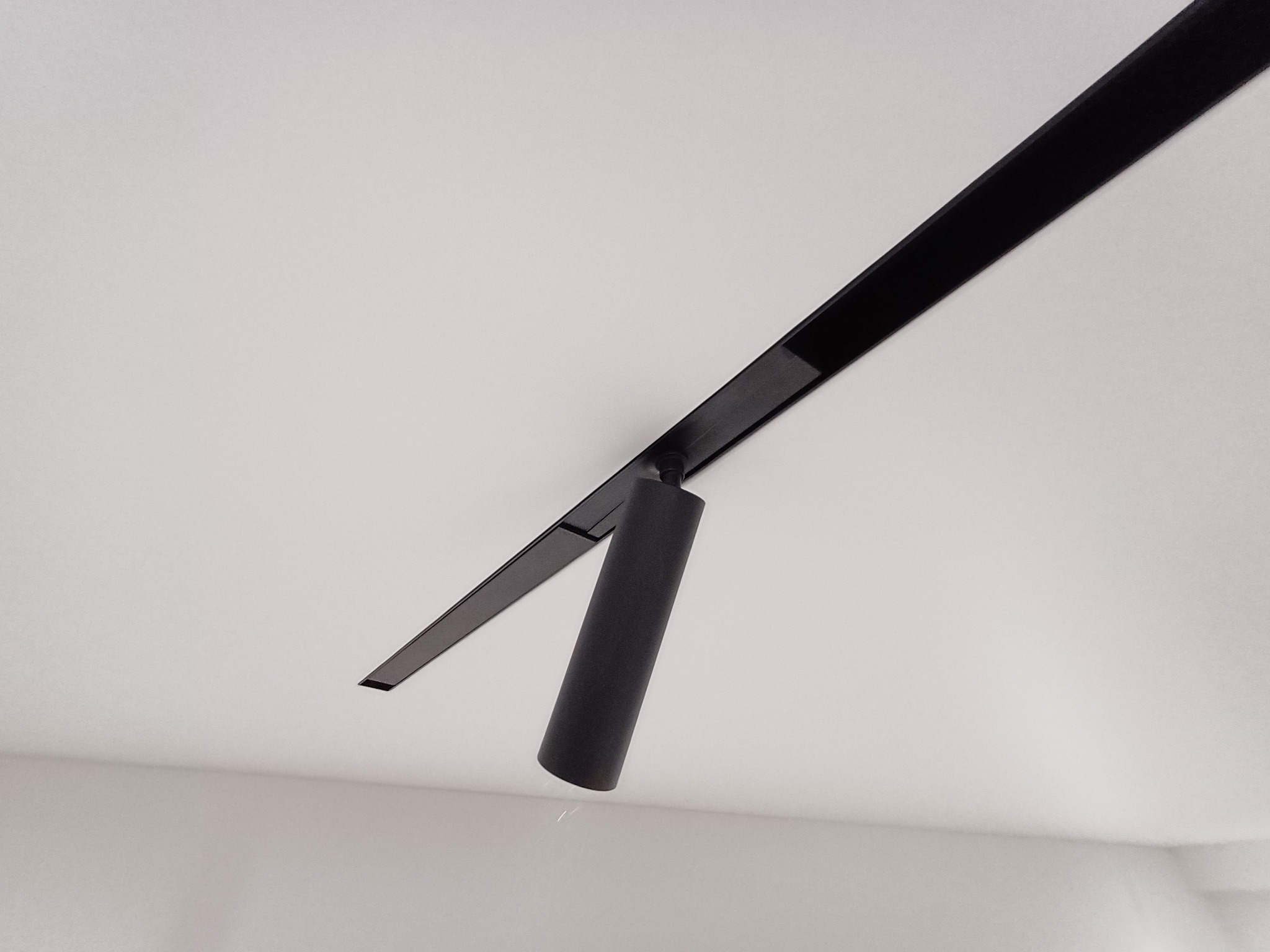 PHOTO2-backlit-stretch-ceiling-circular.jpg